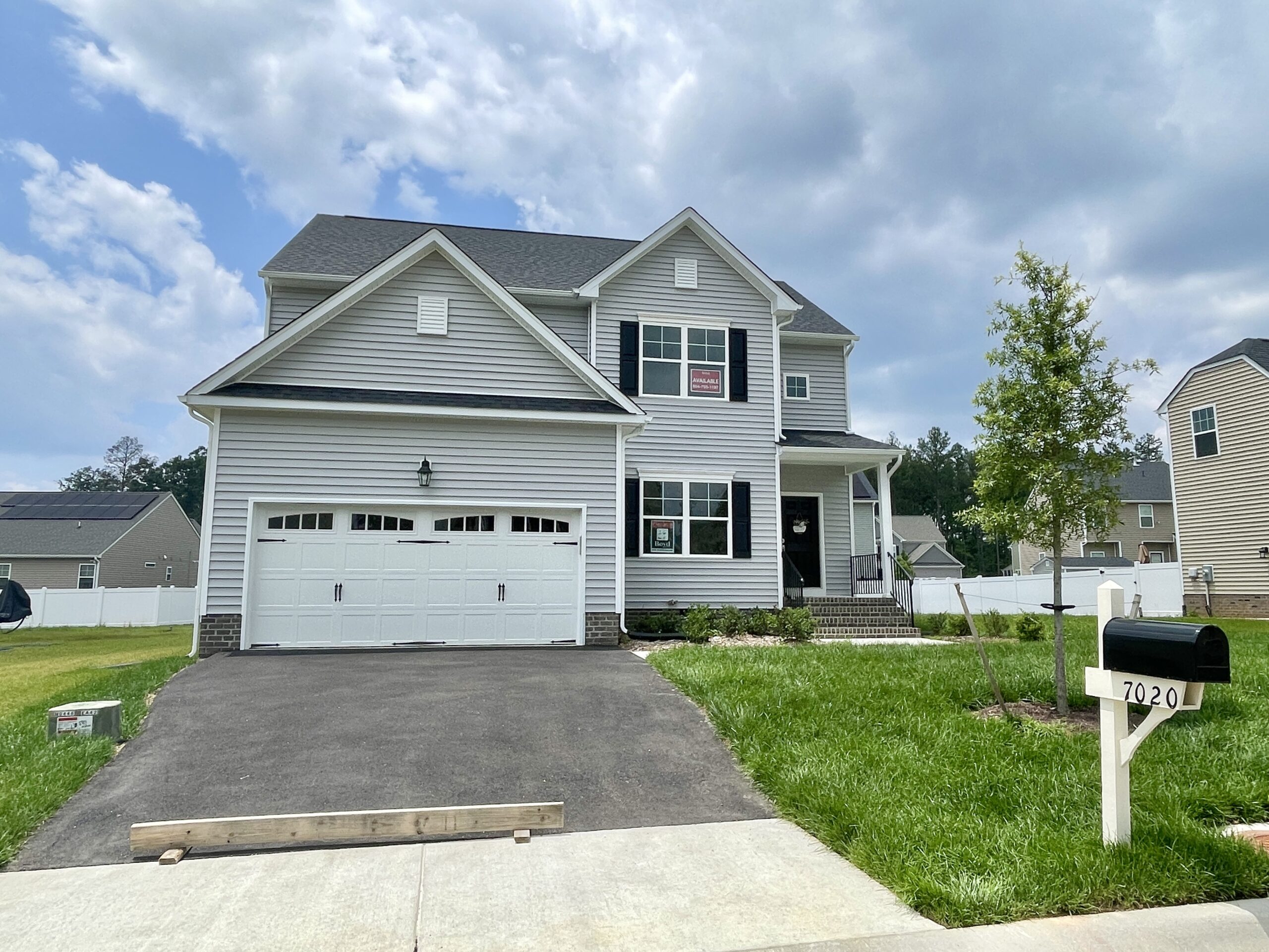 Photo of the Willow located in at 7020 Hapsburg Court Henrico VA in Castleton by Boyd Homes